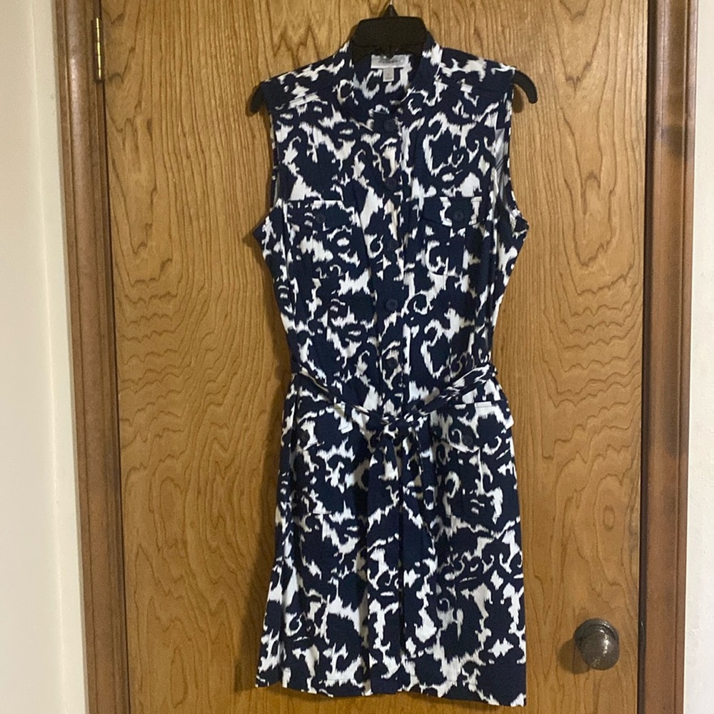 Dress barn dress NWT Navy blue and white button up with belt